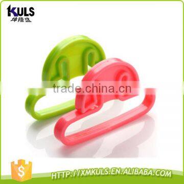 Creative Household Necessities to Mention Plastic Carry Handle for Plastic Bag photo-3