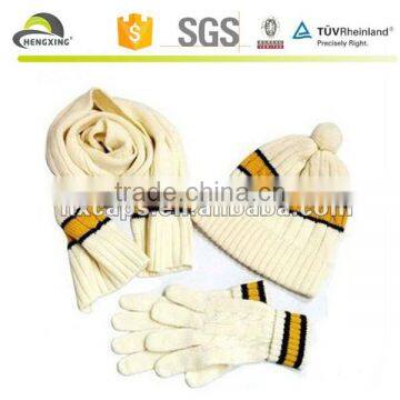 Knitted Women Winter Hat and Scarf Set photo-2