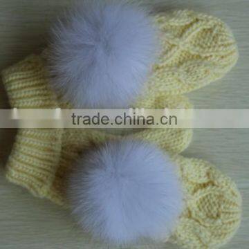 Yellow children's plush mittens and gloves/cheap cute fashion winter warm mittens gloves