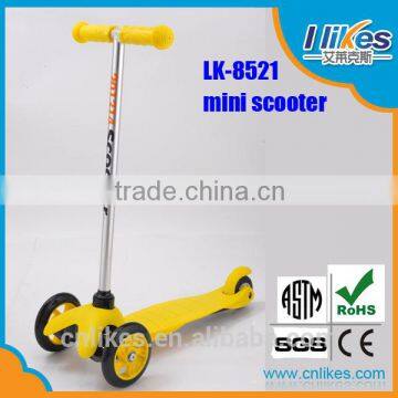 Wholesale Space Kids Mini Kick Scooter photo-2