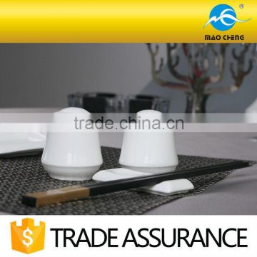 restaurant plain ceramic salt and pepper shaker