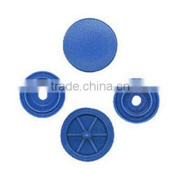 Male and female plastic buttons