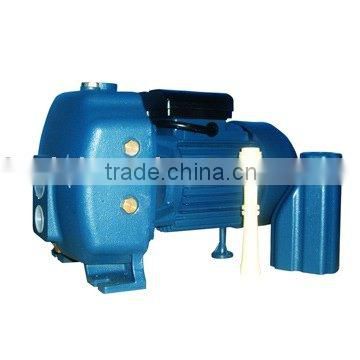 Self-priming jet pump