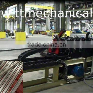 A batten roll forming machine with flying cut