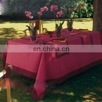 100% linen table cloth with colorful wrapped edge.