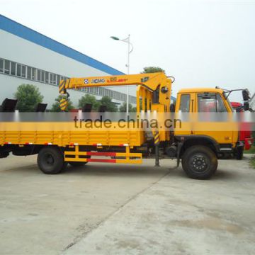 Dongfeng 153 flatbed transport truck mounted crane,5 ton crane truck