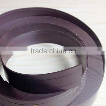 Isotropic flexible magnet roll