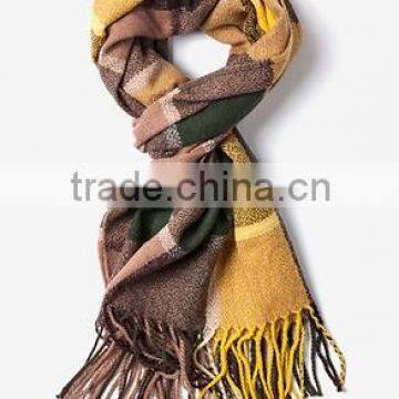 2016 hot selling unique classic and modern plaid scarfs with tassels