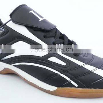 artificial turf soccer shoes