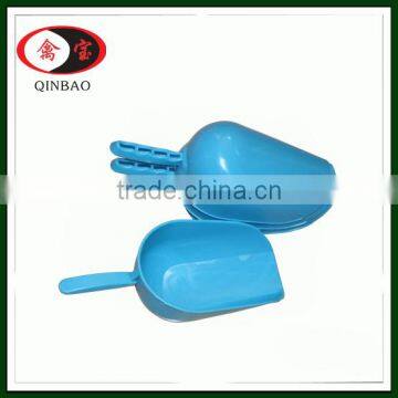 Wholesale New Type Animal Plastic Food Shovel for Pig photo-3