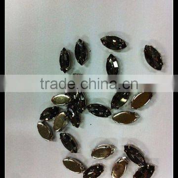 Acrylic Sew on Stone With Claw photo-2