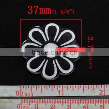 Wholesale Scrapbooking 2 Holes Flower White Black Wood Painting Sewing Buttons photo-2