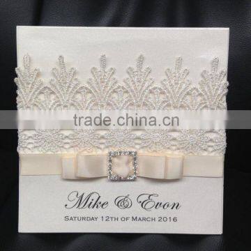 2016 hot sale lace wedding invitation cards folded with ribbons and rhinestone brooches