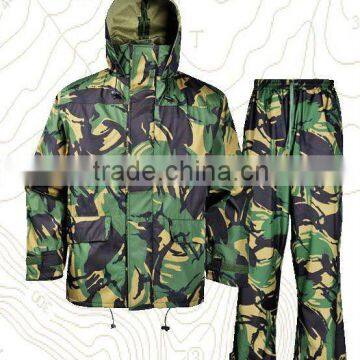 Camo flage rainsuit for hunting