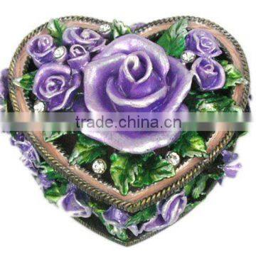 Purple flower in Heart Shaped Jewelry/Trinket Box, Made of Metal-alloy