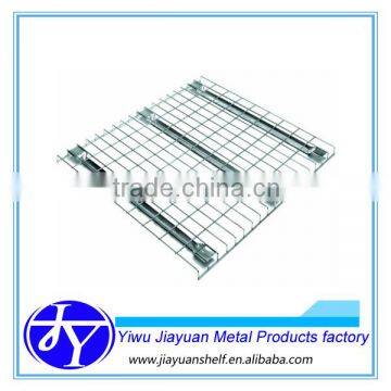 Wire mesh decks for pallet racking