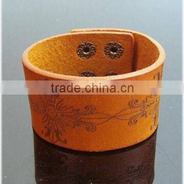 BPP12202 First-rate Real Leather Cuff Snap Closure Bracelet With Laser Engraving Logo
