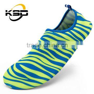 Anti-slip Light Weight and High Elasticity Lovers Sports Casual Shoes to Skin for Adults photo-5