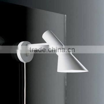 Unique Design European Classical Metal Wall Lamp photo-3