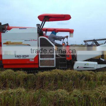 Self-propelled Rice Combine Harvester / Mini Rice Harvester for Sale photo-5