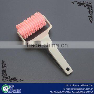 Plastic Cake Cutter Lattice Pastry Dough Pie Crust Cutter Knife Roller/Pastry Lattice Roller Cutter of Cake Tools. photo-4