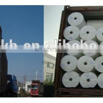 Mix-material non-woven cleaning wiper