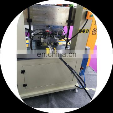 Electric knurling and strip feeding machine for aluminum profile