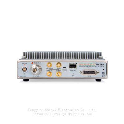 Signal Hound SM200C Анализатор спектра в реальном времени от 100 кГц до 20 ГГц с мониторинговыми приемниками 10GbE