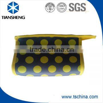 Elastic neoprene cosmetic bag with handle