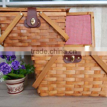 Handy wooden woven picnic basket with liner