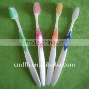 Hot selling cheap disposable daily toothbrush