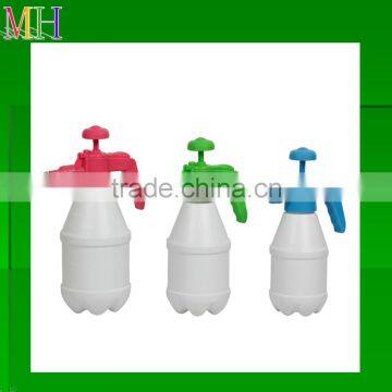 1-2L Plastic Watering Hand Spray Pump Garden Pressure Sprayer