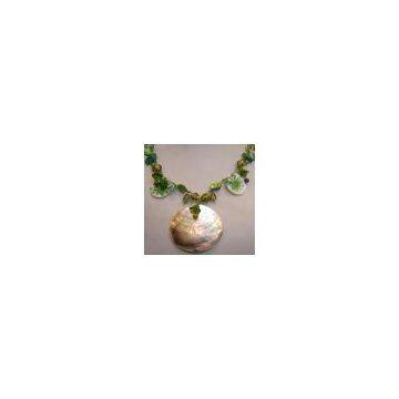 Fashion Shell and Color Glaze Bead Necklace