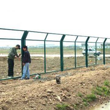Stainless Steel Fabric Roll Wire Mesh Fence Manufacture of Wire Mesh Fence photo-5