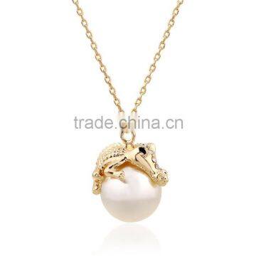 Fancy Jewelry Gold Plated Zinc Alloy Pearl Pendant Alligator Earring Necklace Set Supplier's Choice photo-3