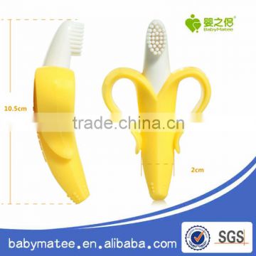 Babymatee eco-friendly softly baby banana bendable training toothbrush,plastic baby toothbrush cover baby teething toothbrush