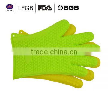 Hot sale ! factory price novel heat resistant silicone gloves for microwave