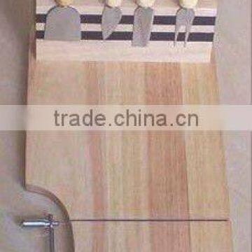 Eco-friendly and durable rubber wood cutting board with cutter