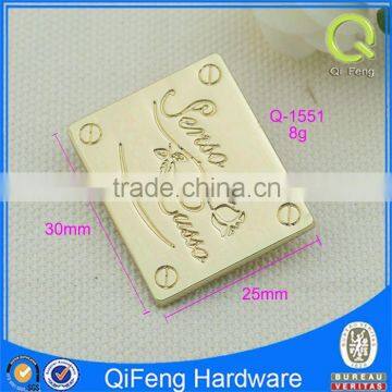 Q-1551 Custom Metal Plate for Handbags Gold Fancy Logo Tag