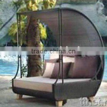 wicker lounge bed