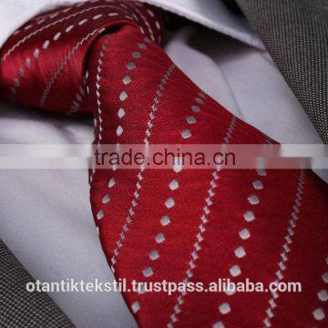 Red Polka Dot ,Silk tie, necktie, neck tie, corbata, gravate, krawatte, cravatta, fashion tie