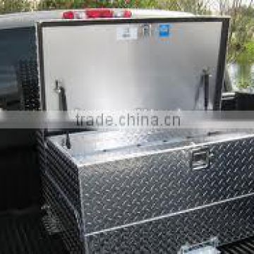 Aluminum truck body tool box