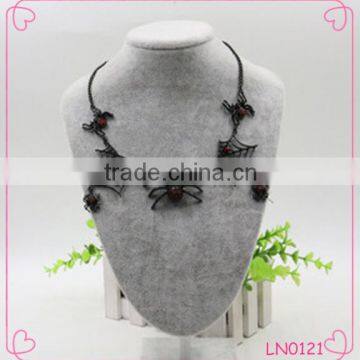 Short Statement Bold Metal Theme Spider Pendant Necklace