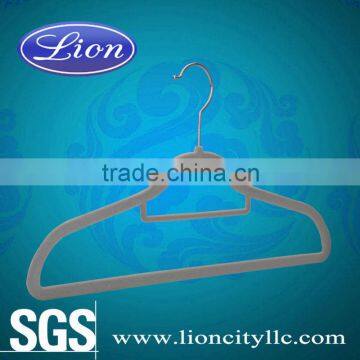 LEC-F5030 Flat garment hanger with grey Flocked dowel bar
