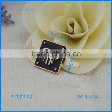 OEm zinc alloy logo for purse high quanlity metel label with black oil for bag parts