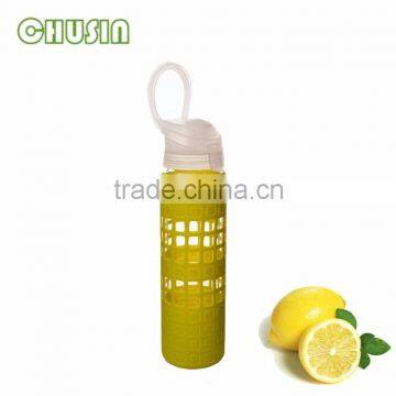 high quality glass water bottle but low price with food grade silicone sleeve covered