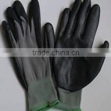 Nitrile coated working gloves