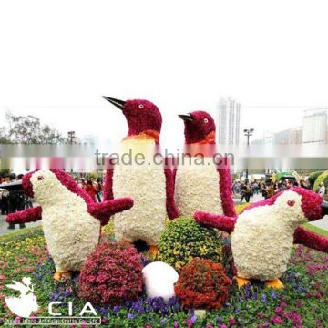 Large cute fake grass statue penguine plants topiary