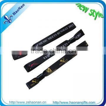 2014 NEWEST eye-catching Custom Satin golden foil printing ribbon wristband for wedding gift