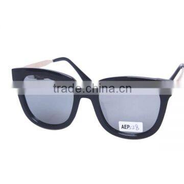 High quality fashion plastic sunglasses with revolution lens